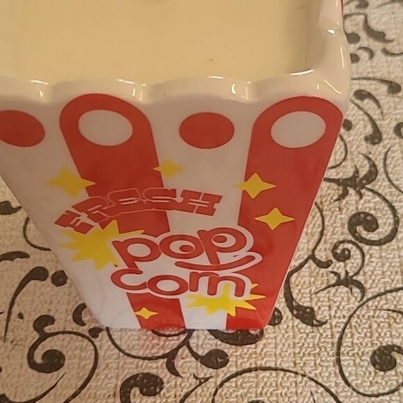 Red and White Popcorn Candle Holder - Picture 4 of 6